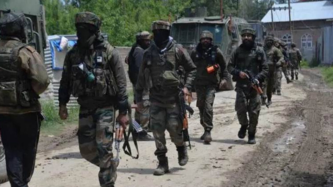 Surankote Encounter : सर्च ऑपरेशन के दौरान आतंकी हमले में सेना के 5 जवान शहीद, एक घायल