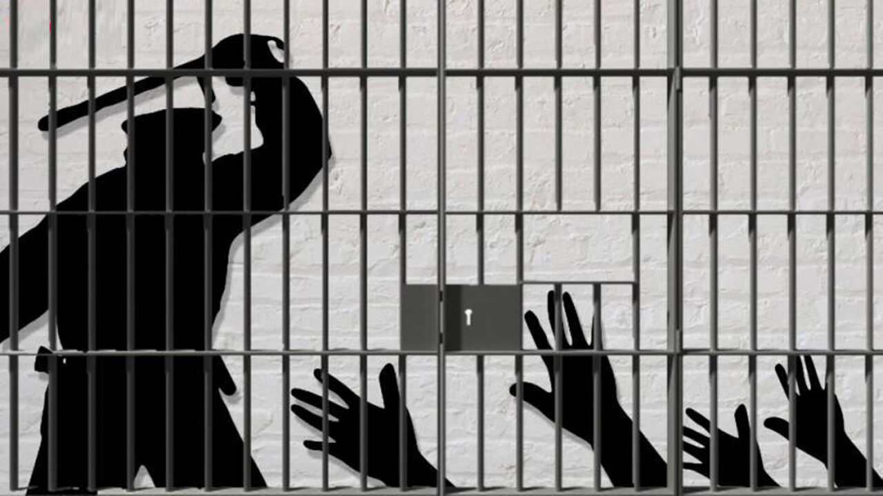 Police Custody Death : देश में पिछले तीन वर्षों में पुलिस हिरासत में 348 लोगों की गई जान, कितने दोषी अफसरों पर हुई कार्रवाई सरकार के पास नहीं जवाब