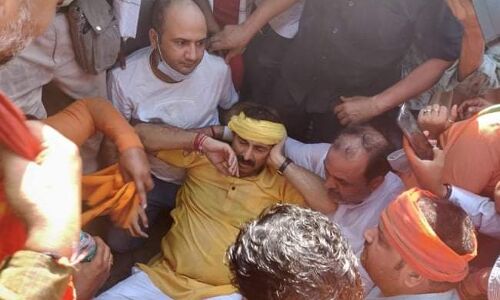 Manoj Tiwari Injured: छठ पर बैन के खिलाफ केजरीवाल के घर के बाहर प्रदर्शन कर रहे  BJP सांसद मनोज तिवारी घायल