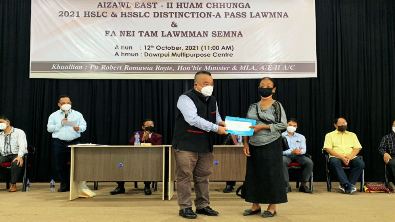 Mizoram Minister : मिजोरम के मंत्री ने 15 बच्चे पैदा करने पर दिया 1 लाख का इनाम, कहा अवैध प्रवासियों की बढ़ती तादाद का करेंगे मुकाबला