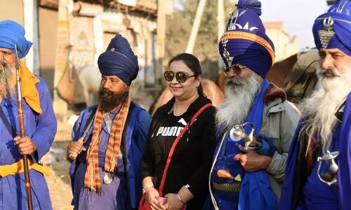 Singhu Border News : कौन हैं निहंग सिख, जिन्हें गुरु ग्रन्थ साहिब में भगवान और अहंकारी दोनों की मिली उपमा