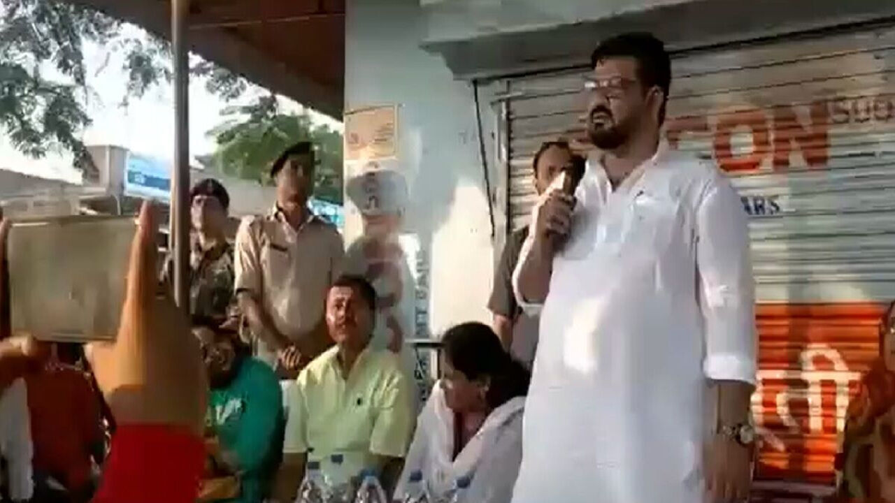 झारखंड के मंत्री ने पूर्व PM मनमोहन सिंह को मृत बता आयोजित की श्रद्धांजलि सभा,   फिर मांगी माफी