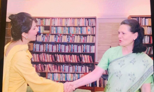 Amrinder Singh का पलटवार, जारी की सोनिया गांधी और अरूसा आलम की तस्वीर, विरोधियों को दी इस बात की चेतावनी