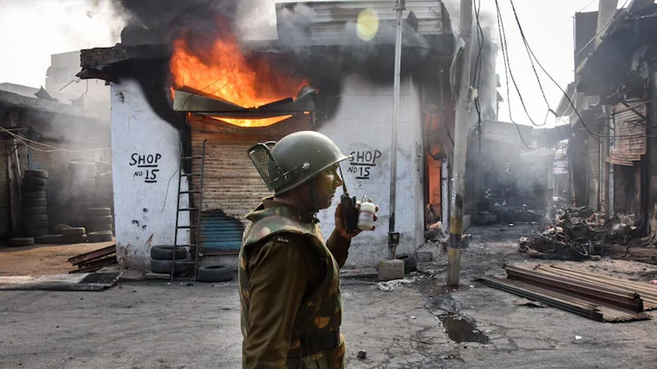 Delhi Riots : दिल्ली दंगों को लेकर रिपोर्ट पेश न करने पर अदालत ने की DSP की जमकर खिंचाई, कार्रवाई की दी चेतावनी