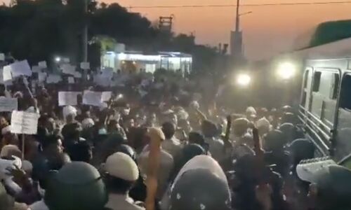 Singhu Border : हत्यारोपी को सामने खड़ा कर हिंसा करना चाहती है भाजपा, सिंघु बॉर्डर पर तनाव पैदा कर रहा बहरूपिया- किसान एकता मोर्चा