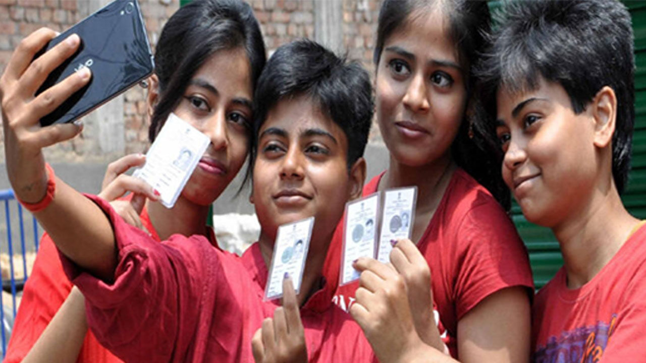 UP Election 2022 : 1 नवंबर से शुरू होगा मतदाता पुनरीक्षण अभियान, घर बैठे बनिये वोटर