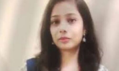 Ayodhya Sucide Case : अयोध्या में युवती के सुसाइड पर रिटायर्ड IAS का तंज- घाटों पर लेजर शो और बेटी को पुलिस प्रताड़ना