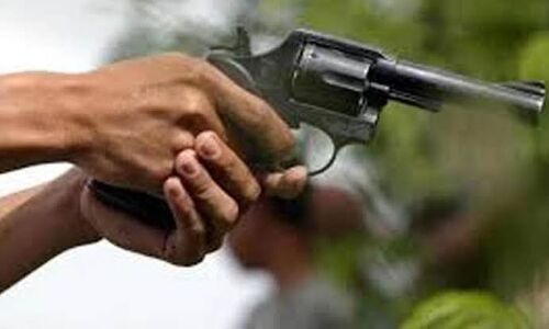 Delhi Crime News : अन्तरधार्मिक विवाह से नाराज साले शहबाज ने जीजा देवा को मार दी गोली, चार महीने पहले हुई थी शादी