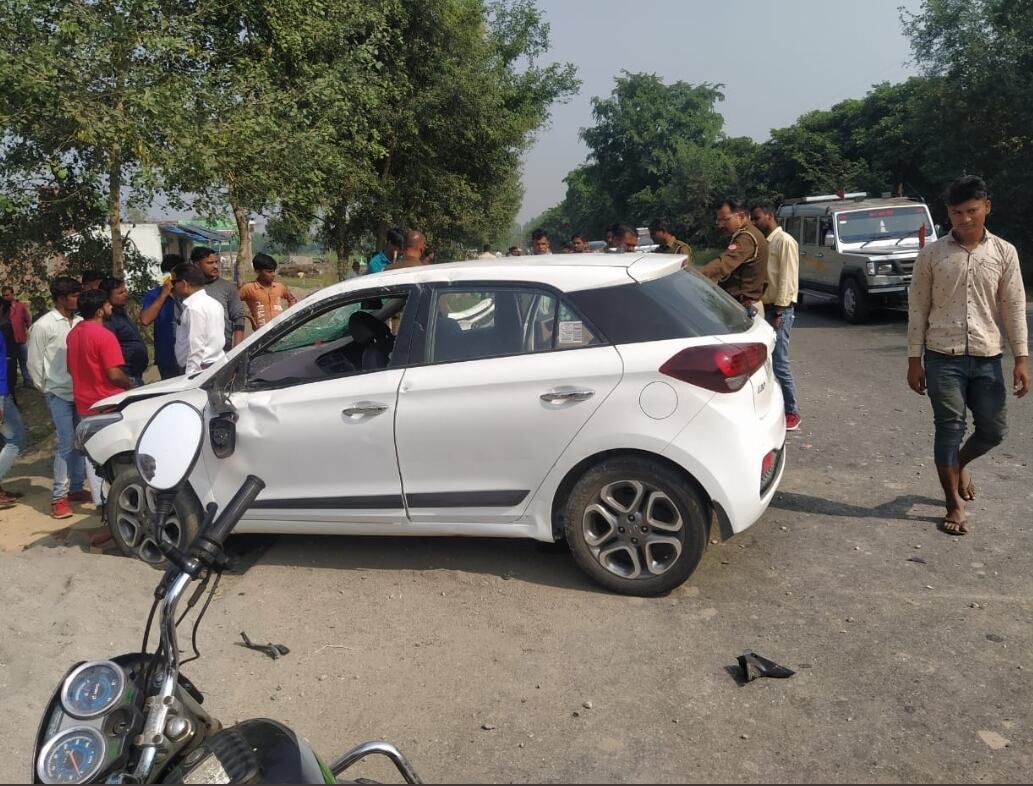 Bareli Accident : पीलीभीत की न्यायिक मजिस्ट्रेट की कार बरेली में स्कूटी से टकराकर पलटी, हादसे में तीन जख्मी