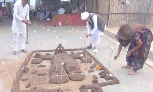 Govardhan Puja 2021: गोवर्धन पूजा के बहाने आंदोलित किसानों ने आस्था व परंपराओं के साथ दिखाया अपना नाता
