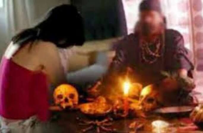 Sonbhadra Crime News : पति को शक था कि पत्नी के तंत्र-मंत्र से हो जाएगी मौत तो कर दी उसकी हत्या Sonbhadra Crime News : पति को शक था कि पत्नी के तंत्र-मंत्र से हो जाएगी मौत तो कर दी उसकी हत्या