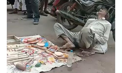 Madhya Pradesh news: फुटपाथ पर बेलन बेच रहे बुजुर्ग की हुई मौत, 80 की उम्र में तंगहाली ने बिठा दिया था सड़क किनारे
