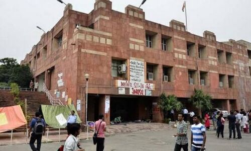 देश की शान JNU में पहली बार जाति का जहर घोलने के पीछे कौन, जानें दुनिया भर में क्यों चर्चित है ये संस्थान