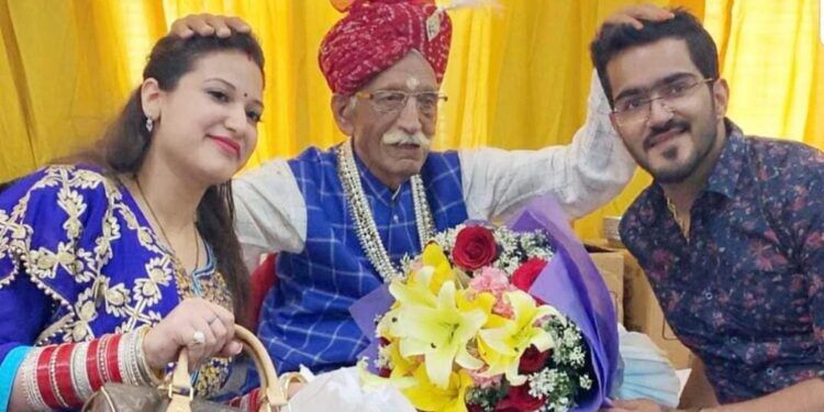 Kanpur Crime News : अय्याशी में रोड़ा बनी पत्नी को बिजनेसमैन ने रास्ते से हटाया, हत्या को हादसा बनाने के लिए फांसी पर लटकाया