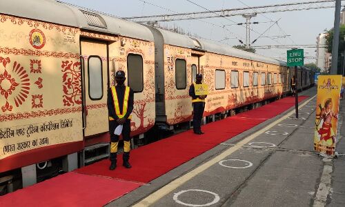 Ramayana Express Train: आधुनिक सुविधाओं से लैस रामायण एक्सप्रेस में लगे हैं CCTV कैमरे, किराया जानकर उड़ जाएंगे होश