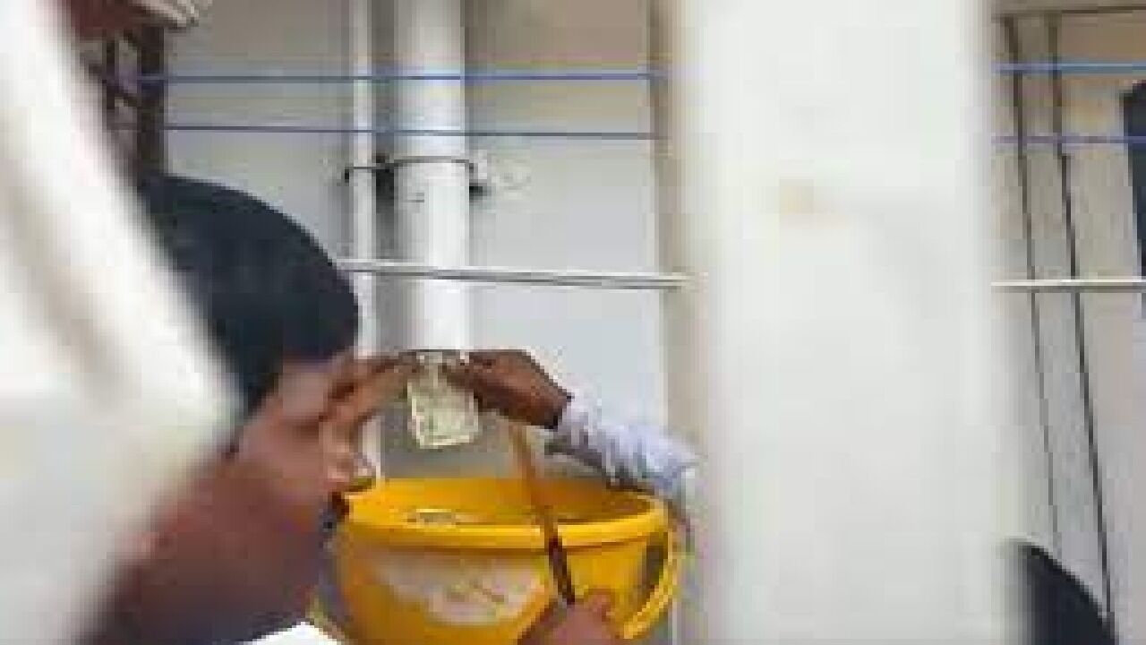 Karnataka News : PWD के ज्‍वाइंट कमिश्‍नर के घर छापेमारी, पाइप में छिपा रखी थी नोटों की गड्डियां