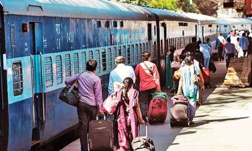 Pune Crime News: मां बाप ने बेटी के साथ किया यौन उत्पीड़न, शव के साथ ट्रेन में सफर करते धराए