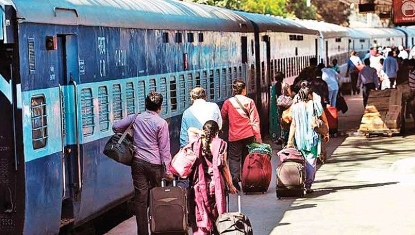 Pune Crime News: मां बाप ने बेटी के साथ किया यौन उत्पीड़न, शव के साथ ट्रेन में सफर करते धराए