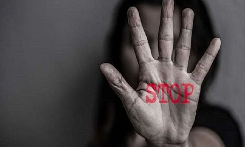 Delhi High Court : हाई कोर्ट ने किया सवाल- क्या सेक्स वर्कर से कम है बीवी का अधिकार? मैरिटियल रेप के लिए ना करने का है हक