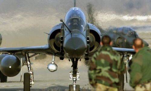 Lucknow News: लखनऊ में Fighter jet Mirage का टायर उड़ा ले गए चोर, एयरफोर्स में हड़कंप