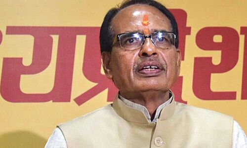 Madhya Pradesh News: पेसा नियमों की आड़ में आदिवासियों को ठगने के फिराक में ​शिवराज !