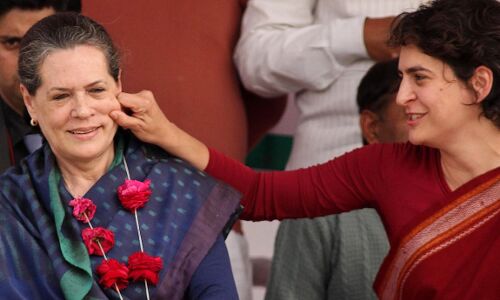 Sonia Gandhi Biography In Hindi | रेस्टोरेंट की वेट्रेस से लेकर मुश्किल हालात में भारतीय राजनीति में कदम रखने वाली सोनिया गांधी की कहानी