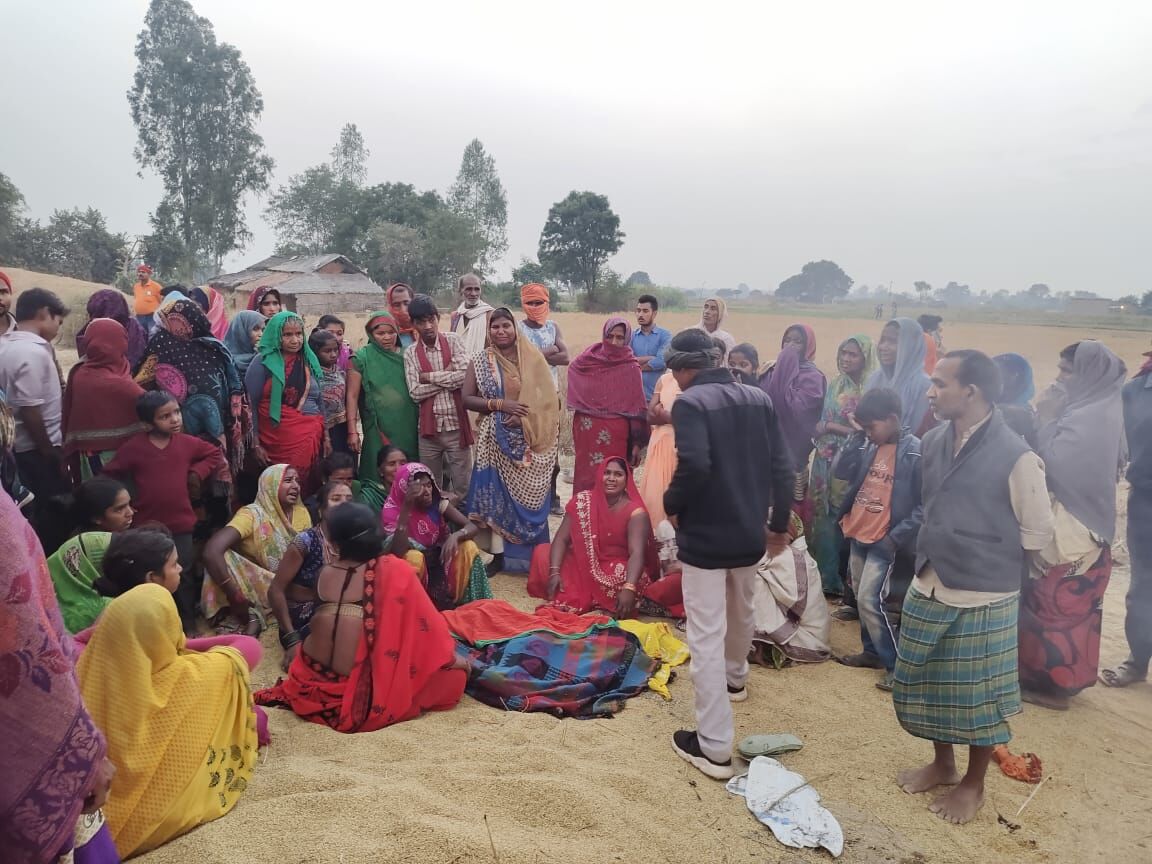 Mirzapur NewsToday: मिर्जापुर में पुआल की आग से झुलकर तीन बच्चों की मौत, एक ही माँ के तीन संतान की मौत से मातम