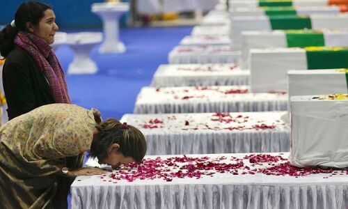 CDS Bipin Rawat Helicopter Crash : हेलीकॉप्टर दुर्घटना में मारे गए पांच और सुरक्षाबलों के शवों की हुई पहचान, घर पहुंचेंगे शव