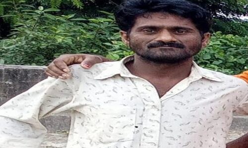 Azamgarh News : पूछताछ के नाम पर पुलिस ने 4 दिन पहले युवक को उठाया, अब बुल्डोजर से घर गिराने की दे रहे हैं धमकी Azamgarh News : पूछताछ के नाम पर पुलिस ने 4 दिन पहले युवक को उठाया, अब बुल्डोजर से घर गिराने की दे रहे हैं धमकी