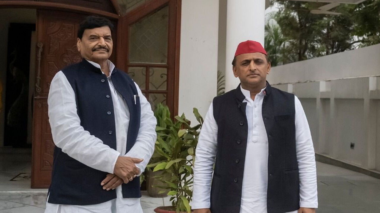 UP Chunav 2022 : साइकिल में लगी चाचा की चाबी, अखिलेश के साथ मिलकर रण में उतरेंगे शिवपाल