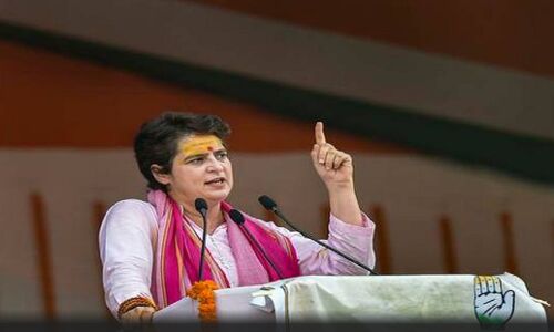 UP Election 2022 : प्रियंका गांधी ने जारी की कांग्रेस की पहली लिस्ट, उन्नाव कांड की पीड़िता की मां को दिया टिकट