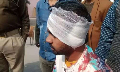 कपड़ों के मोलभाव को लेकर हुआ विवाद