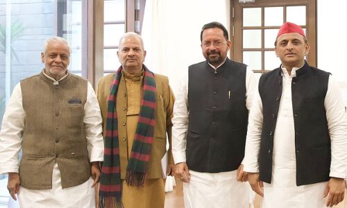 UP Election  2022 : पूर्वांचल में भाजपा का एक और विकेट गिरा, पूर्व विधायक इकबाल सिंह सपा में शामिल