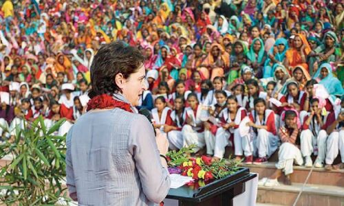 UP Elections 2022: योगी राज में प्रताड़ित महिलाओं को टिकट देगी कांग्रेस, हाथरस-उन्नाव गैंगरेप पीड़िता के परिजन भी शामिल