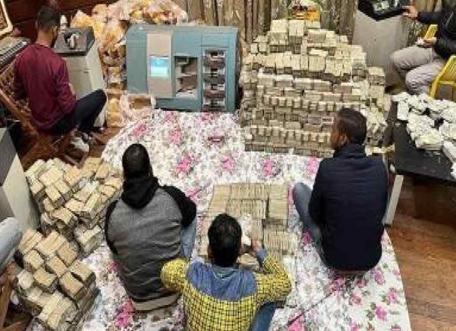 Operation Big Bazaar: कब खत्म होगी रेड, करोड़ों रुपये, सोने-चांदी, जानिये पीयूष जैन के घर से अब तक क्या-क्या मिला?