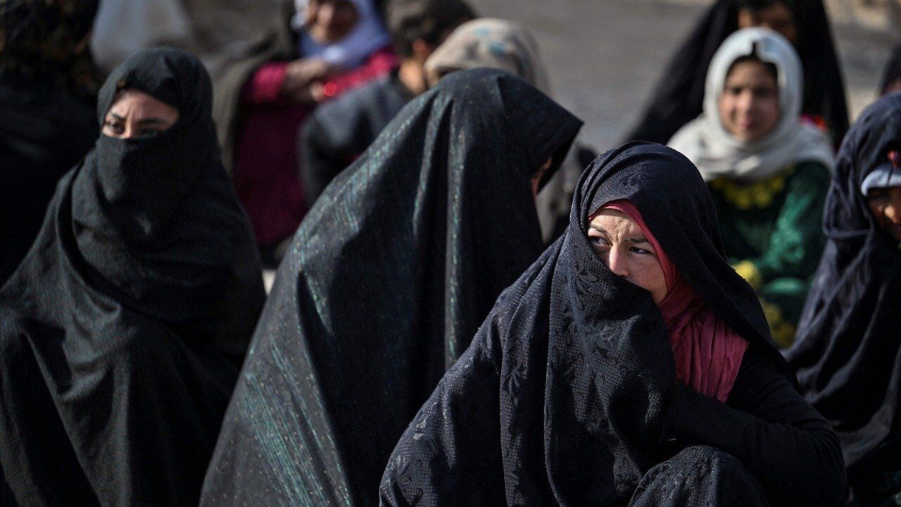 Taliban का महिलाओं के लिए फरमान, पुरुष रिश्तेदारों के साथ ही करें लंबी यात्रा, बिना हिजाब यात्रा भी बैन