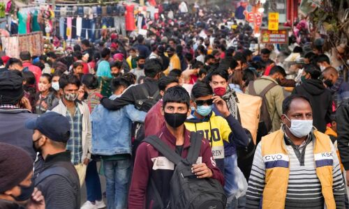 Corona cases in Delhi: दिल्ली में 24 घंटे के भीतर कोरोना से 43 मौतें, RT-PCR टेस्ट हुआ सस्ता, अब देने होंगे 300 रुपये