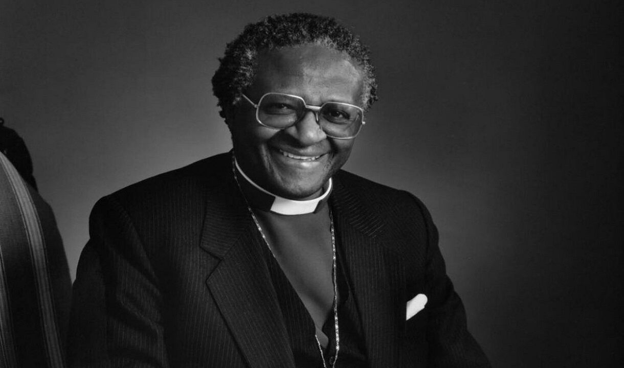 Who is Archbishop Desmond Tutu: डेसमंड टूटू - एक योद्धा संत का अंत