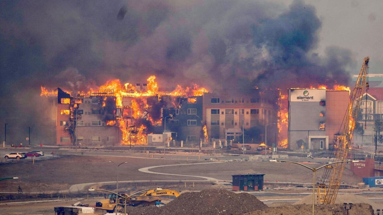 Breaking News : नए साल की शुरुआत में वैष्णो देवी के बाद अब तमिलनाडु की पटाखा फैक्ट्री में भीषण आग, तीन की मौत, पांच घायल