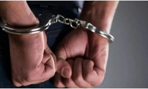 Jhalawar News: पत्नी समेत कोख में जुड़वां बच्चों को मरवाने के लिए पति ने डॉक्टर को ऑफर किए 2 लाख, डॉक्टर ने कराई FIR