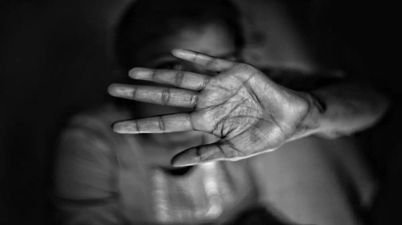 Prayagraj Crime News : वह सिर्फ हमारी ही नहीं, आप सभी की बेटी थी रेप पीड़िता के पेरेंट्स ने लिखा फेसबुक पर भावुक पोस्ट, पढ़कर सबकी आंखें हुई नम