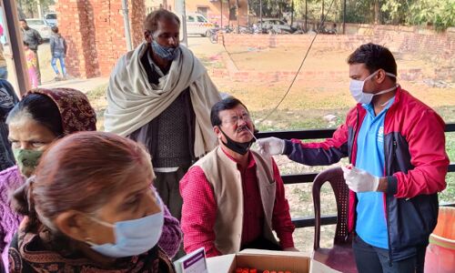 Omicron Variant : दो हफ्ते में 28 गुना बढ़ गए मरीज लेकिन 2 गुना भी नहीं बढ़ी टेस्टिंग