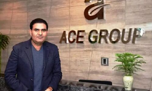 अखिलेश के एक और करीबी बिल्डर अजय चौधरी पर IT का शिकंजा, नोएडा में चल रही छापेमारी