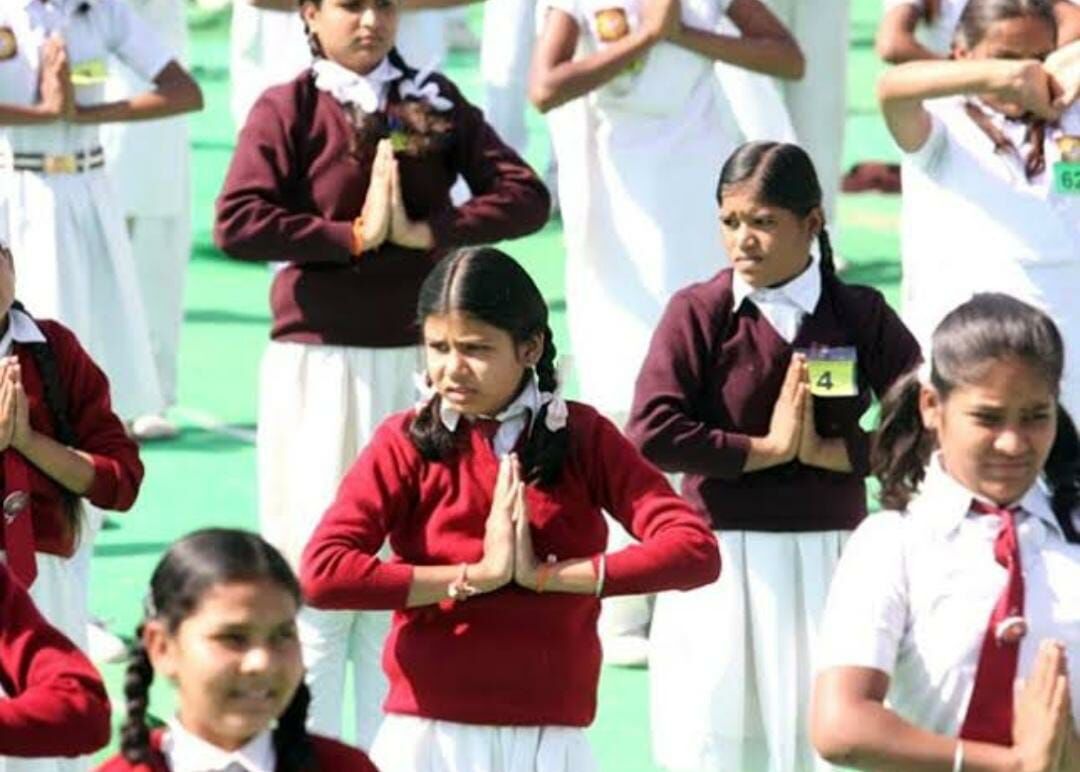 Surya Namaskar Controversy: मुस्लिम पर्सनल लॉ बोर्ड ने स्कूलों में सूर्य नमस्कार का किया विरोध, कहा- इस्लाम नहीं देता इजाजत