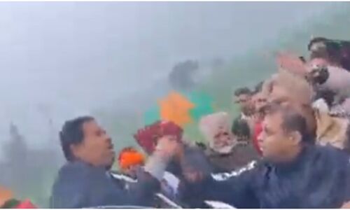 Punjab News: पंजाब के डिप्टी CM को बीच सड़क पर BJP कर्यकर्ताओं ने घेरा, लगाया मोदी जिंदाबाद-जय श्री राम का नारा