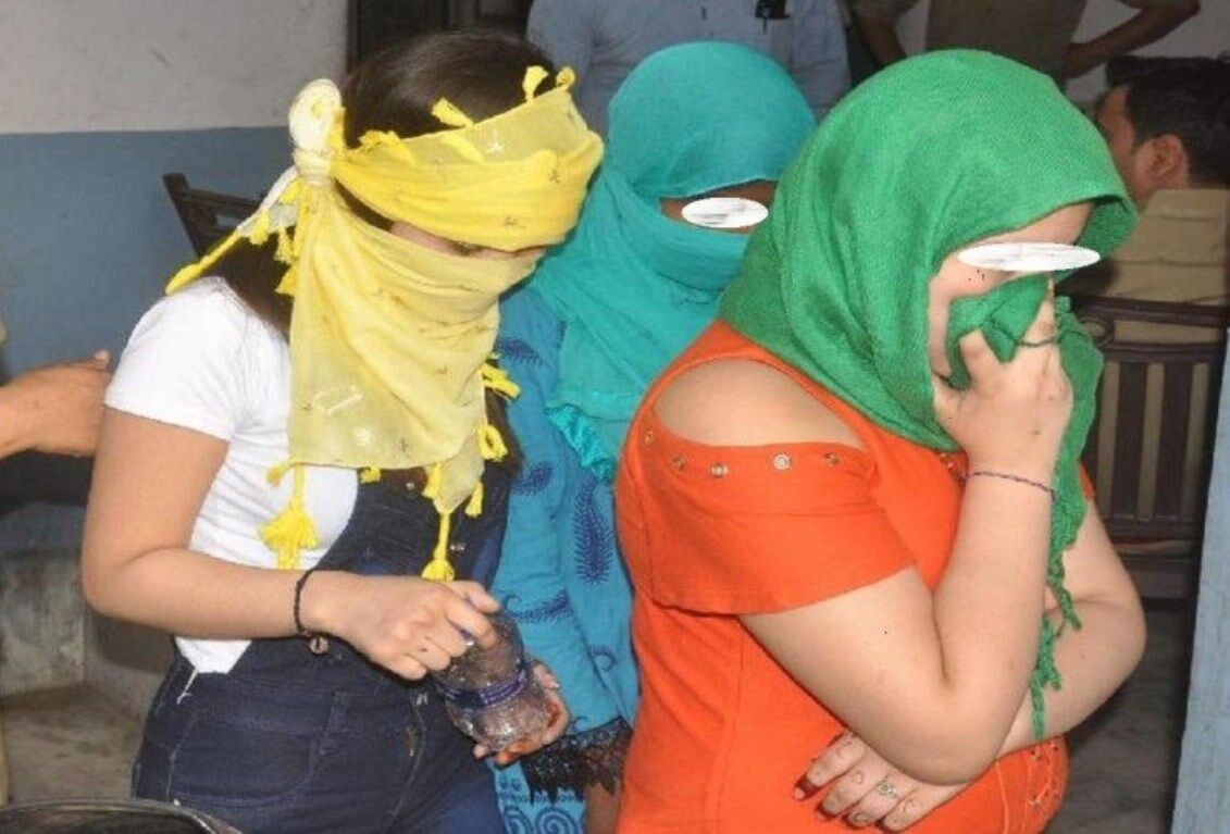 Noida News: नोएडा में Sex Racket का भंडाफोड़, पांच महिलाओं समेत 36 को पुलिस ने दबोचा, ऐसे हुआ खुलासा