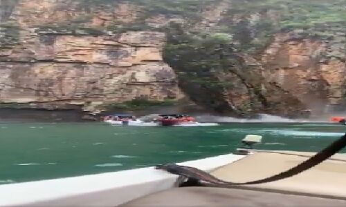 Brazil News : बोटिंग कर रहे लोगों पर गिरी भारी चट्टान, हादसे में 7 लोगों की मौत, 32 घायल