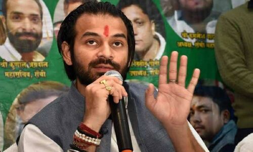 Bihar Politics: लालू के बड़े बेटे तेज प्रताप ने पार्टी से मांगा अपना हक, कहा- श्री कृष्ण के बिना जीत असंभव