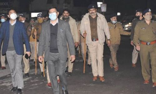 Rudrapur News:  रुद्रपुर में गोवंश के शव मिलने के बाद इंटरनेट बंदी का आदेश प्रशासन ने लिया वापस, जानिए पूरा मामला