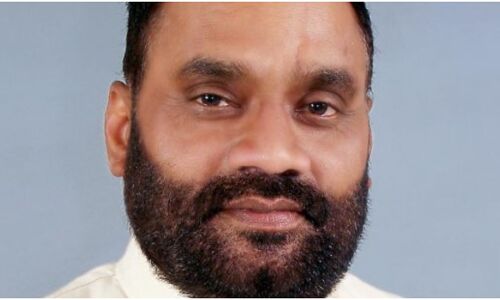 Swami Prasad Maurya Resigns Cabinet:  चुनाव से पहले योगी को बड़ा झटका, इस दिग्गज मंत्री ने दिया इस्तीफा, सपा में हो सकते हैं शामिल